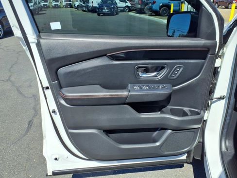 Used 2024 Honda Pilot TrailSport image 15