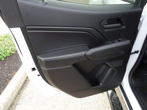 Used 2024 Chevrolet Colorado W/T RWD image 17