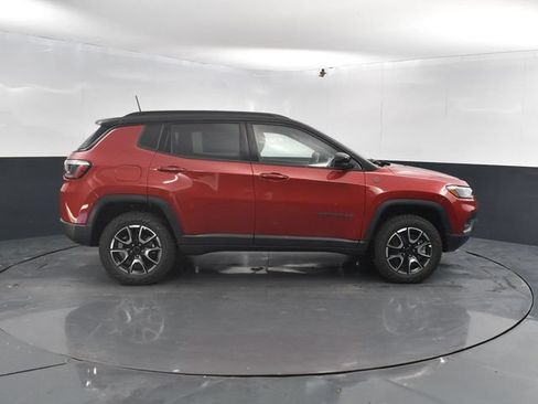 New 2026 Jeep Compass Trailhawk w/ Sun, Sound & Navigation Group AWD/4WD image 10