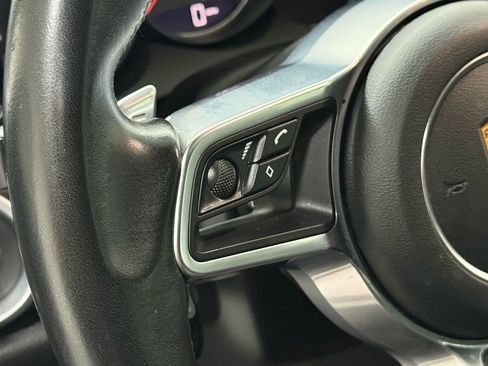 Used 2018 Porsche Cayenne Platinum Edition image 27