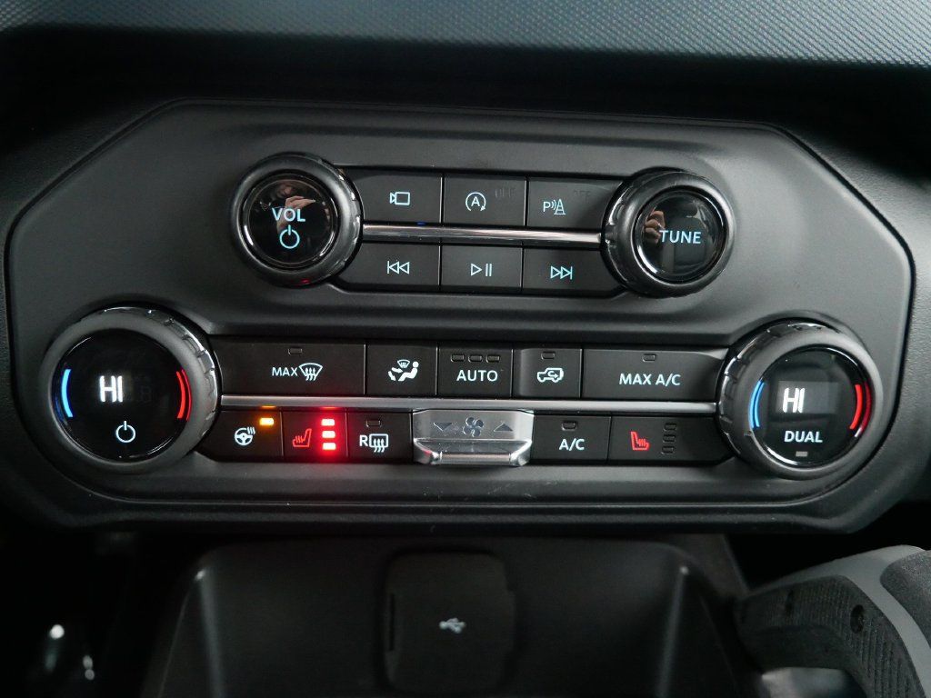 Used 2024 Ford Bronco Outer Banks w/ Sasquatch Package AWD/4WD image 22