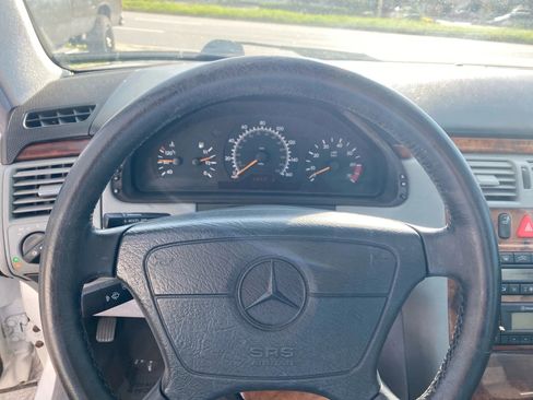 Used 1999 Mercedes-Benz E 320 Sedan image 16