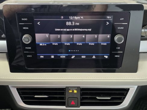 New 2026 Volkswagen Taos SE FWD image 14