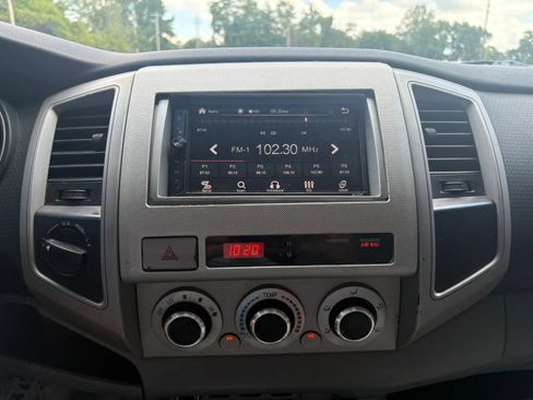 Used 2011 Toyota Tacoma 4x4 Double Cab w/ SR5 Pkg #2 image 13