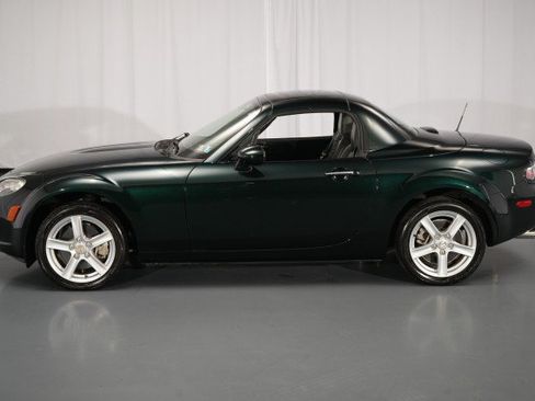 Used 2007 MAZDA MX-5 Miata Sport RWD image 2