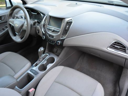 Used 2016 Chevrolet Cruze LT w/ Convenience Package FWD image 20