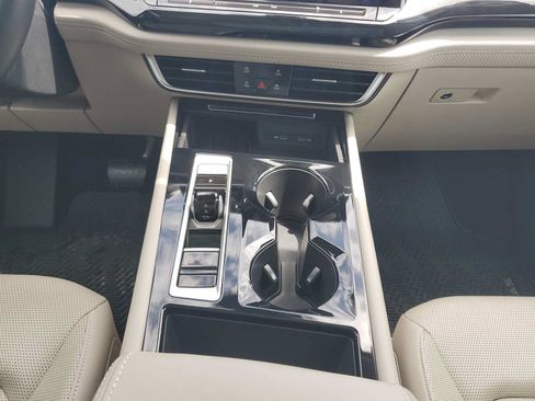 Used 2025 Volkswagen Atlas SEL AWD/4WD image 20
