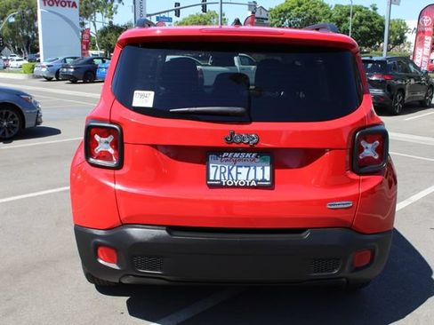 Used 2015 Jeep Renegade Latitude FWD image 14