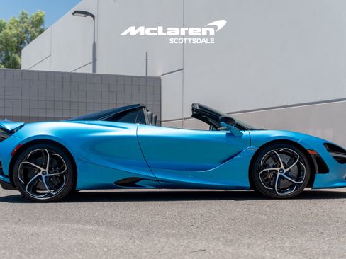 Used 2024 McLaren 750S Spider RWD image 8