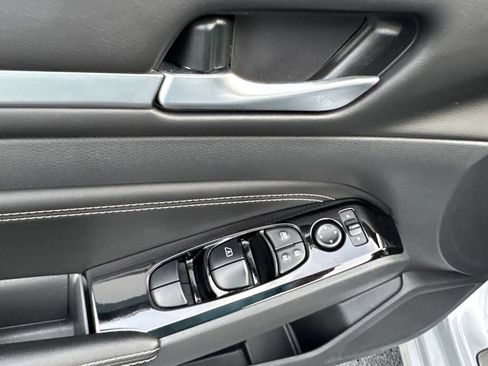 Used 2023 Nissan Altima 2.5 SL FWD image 16
