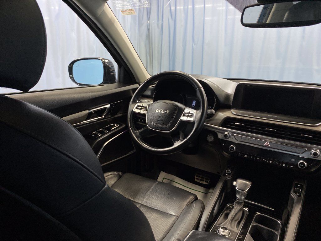 Used 2022 Kia Telluride SX w/ Nightfall Edition Package AWD/4WD image 36