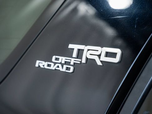 Used 2020 Toyota 4Runner TRD Off-Road Premium w/ Moonroof Package AWD/4WD image 13