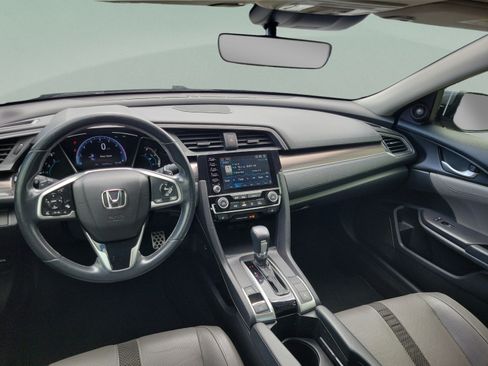 Used 2019 Honda Civic Touring image 9