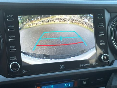 Used 2022 Toyota Tacoma TRD Sport image 18