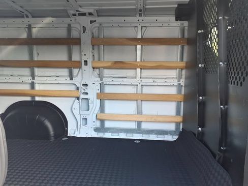 Used 2025 RAM ProMaster 2500 w/ U-Haul Equipment Group FWD image 20