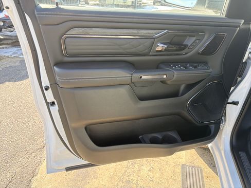 Used 2025 RAM 1500 Limited AWD/4WD image 12