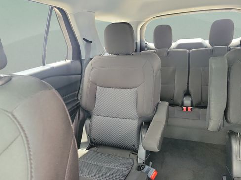 Used 2023 Ford Explorer XLT RWD image 8