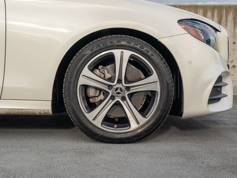 Certified 2018 Mercedes-Benz E 300 4MATIC image 15