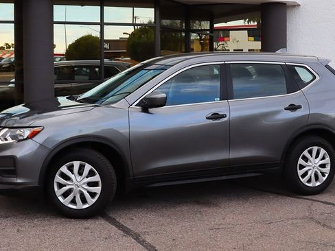Used 2020 Nissan Rogue S FWD image 4
