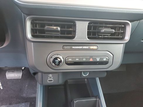 New 2025 Ford Maverick XL w/ Equipment Group 102A image 17