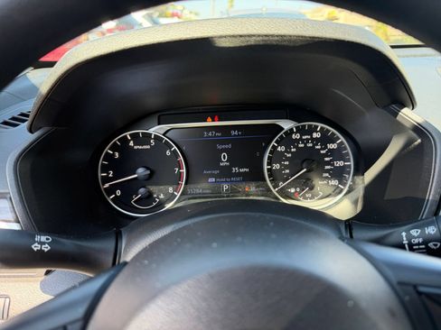 Used 2025 Nissan Altima 2.5 SV FWD image 40