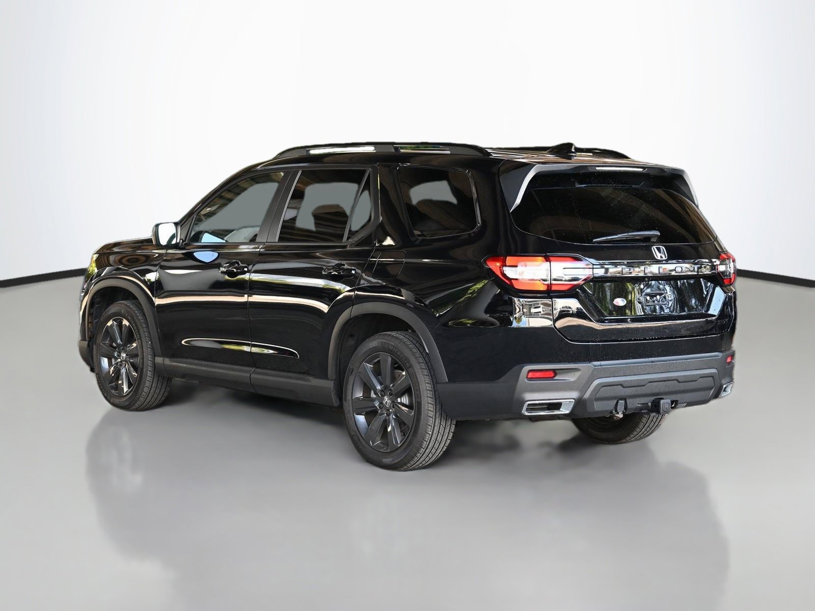 New 2026 Honda Pilot Sport image 7
