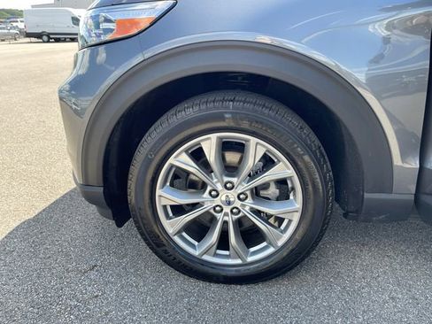 Used 2023 Ford Explorer XLT w/ Equipment Group 202A AWD/4WD image 23