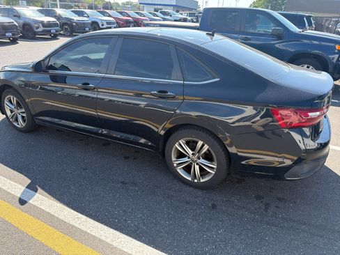 Used 2022 Volkswagen Jetta SE FWD image 5