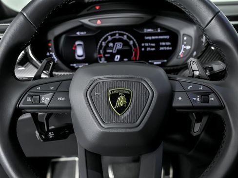 Used 2023 Lamborghini Urus S image 29