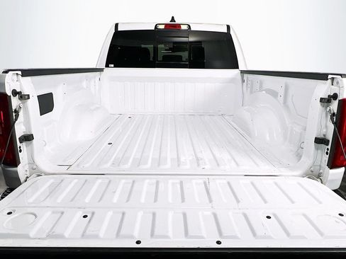 Used 2025 RAM 1500 Laramie AWD/4WD image 26
