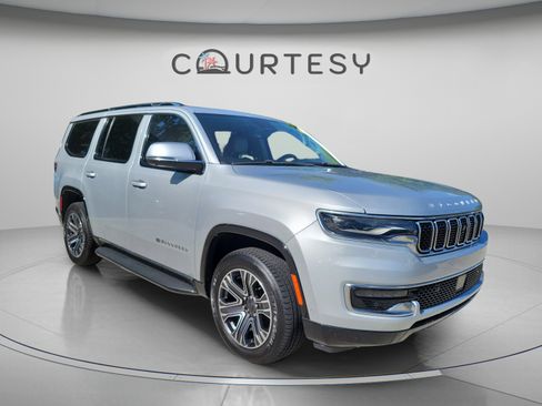 Used 2022 Jeep Wagoneer Series I w/ Convenience Group I AWD/4WD image 4