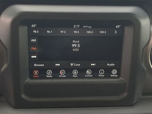 Used 2021 Jeep Wrangler Unlimited Willys image 9