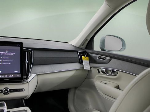 New 2026 Volvo XC90 B6 Ultra image 23
