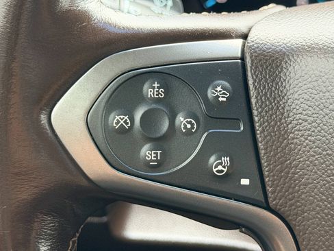 Used 2018 Chevrolet Suburban Premier AWD/4WD image 40