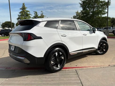 Used 2026 Kia Sportage LX FWD image 6