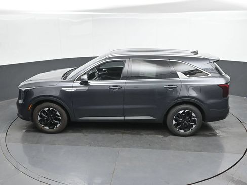 Used 2024 Kia Sorento S FWD image 37
