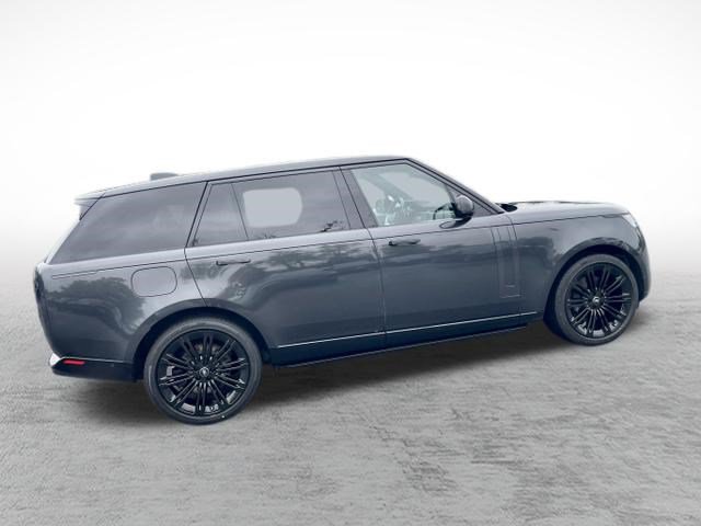 Used 2025 Land Rover Range Rover Long Wheelbase SE AWD/4WD image 7