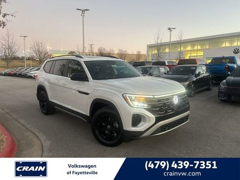 New 2026 Volkswagen Atlas Peak Edition AWD/4WD image 1