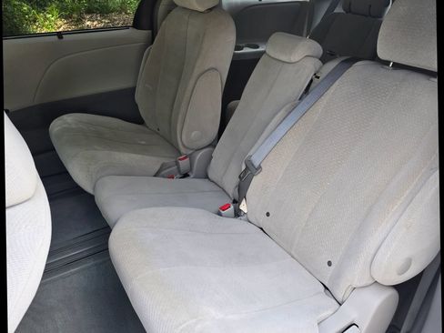 Used 2014 Toyota Sienna LE FWD image 14