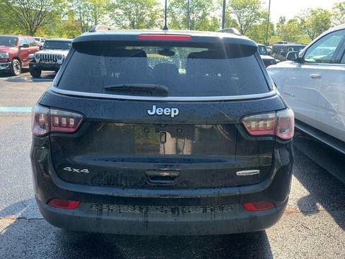 Used 2018 Jeep Compass Latitude w/ Cold Weather Group AWD/4WD image 4