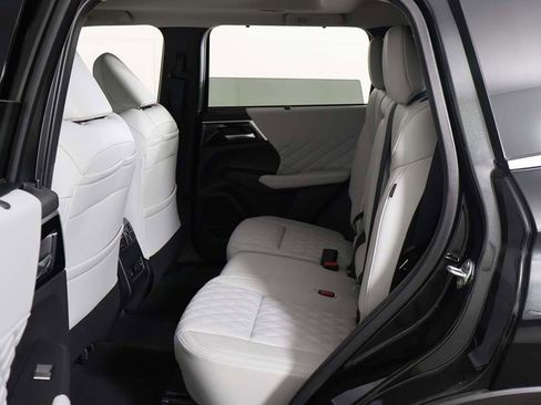 New 2025 Mitsubishi Outlander SEL image 36