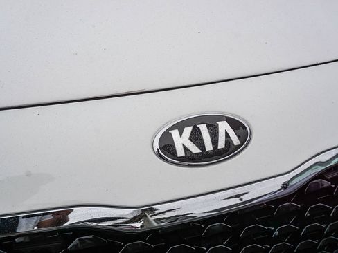 Used 2017 Kia Forte LX FWD image 12