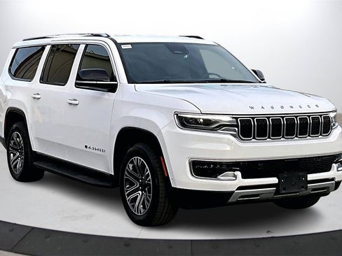 Certified 2024 Jeep Wagoneer L Series II w/ Flexible Seating Group image 2