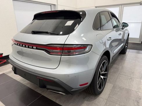 Certified 2025 Porsche Macan AWD/4WD image 7