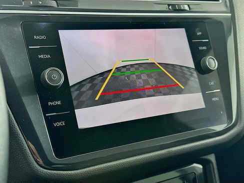 Used 2024 Volkswagen Tiguan SE image 21