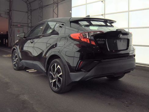 Used 2018 Toyota C-HR XLE image 6