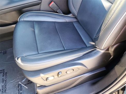 Used 2021 GMC Yukon XL SLT w/ SLT Premium Package image 14