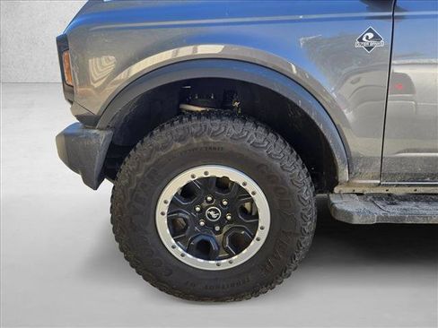 Used 2023 Ford Bronco Outer Banks w/ Sasquatch Package image 9