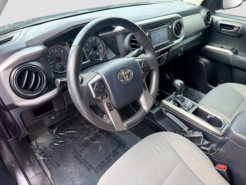 Used 2018 Toyota Tacoma SR5 image 24