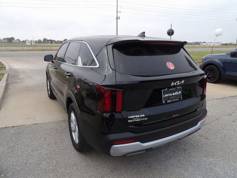 New 2026 Kia Sorento LX image 9